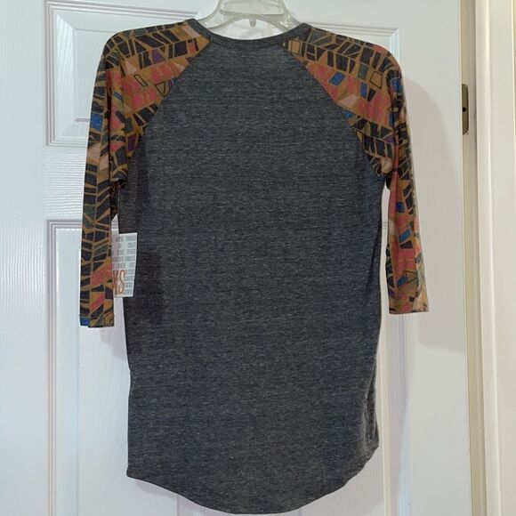(5/$25) LuLaRoe Geometric/Aztec Print Gray Randy 3/4 top - Picture 7 of 9